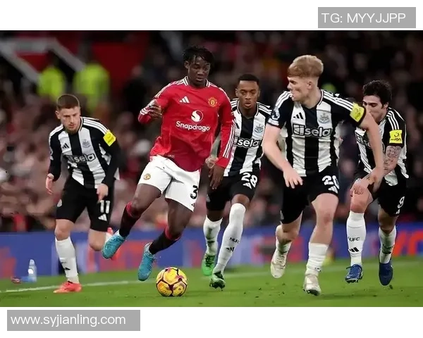 利兹联主场迎战纽卡斯尔联队,争夺英超宝贵积分的激烈对决 利兹联主场迎战纽卡斯尔联队,争夺英超宝贵积分的激烈对决