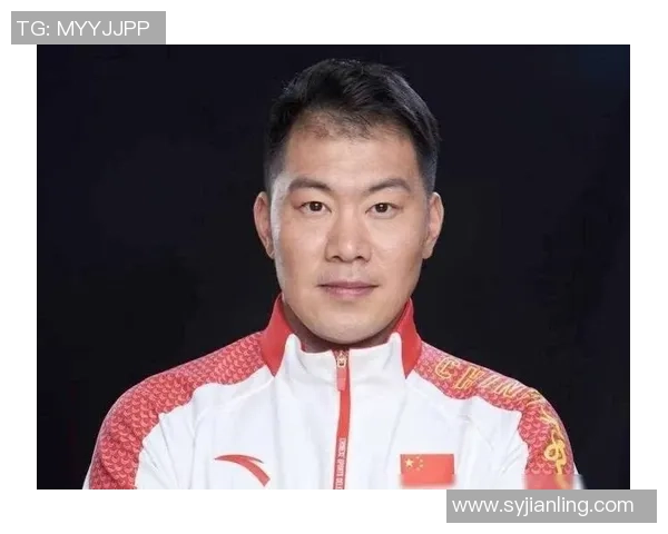 张昊的奋斗故事:从普通学生到行业精英的成长之路 张昊的奋斗故事:从普通学生到行业精英的成长之路